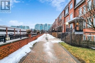 308 John St. in Markham, ON - Building Photo - Building Photo