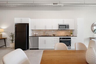 2235 E 6th St in Austin, TX - Building Photo - Building Photo