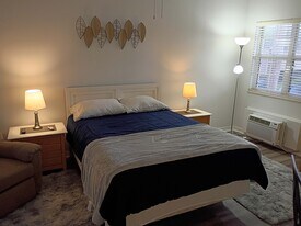 10027 Perfect Dr, Unit G in Port St. Lucie, FL - Building Photo