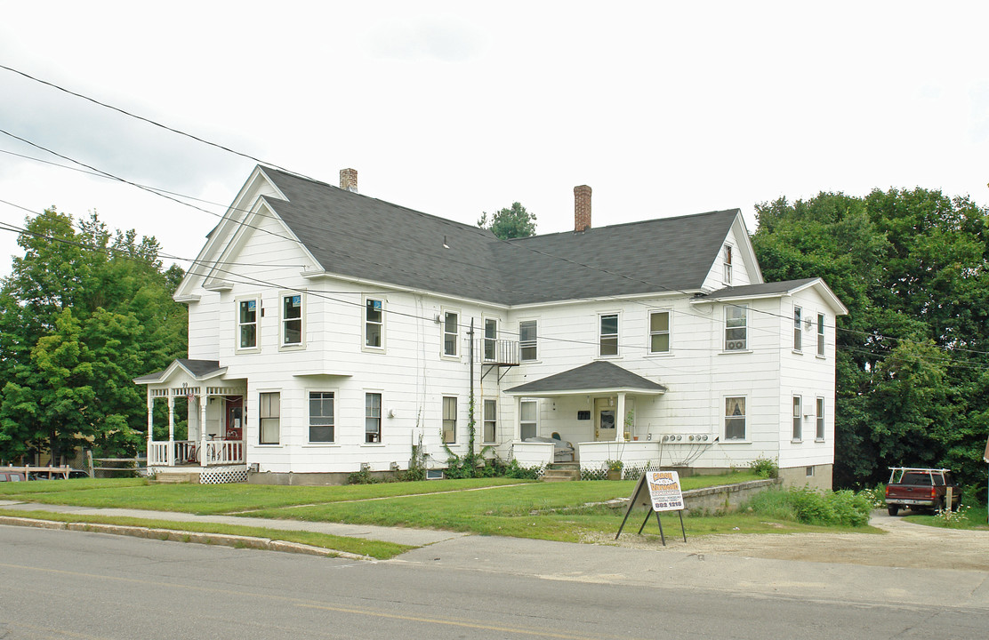 99 Elm St in Milford, NH - Foto de edificio