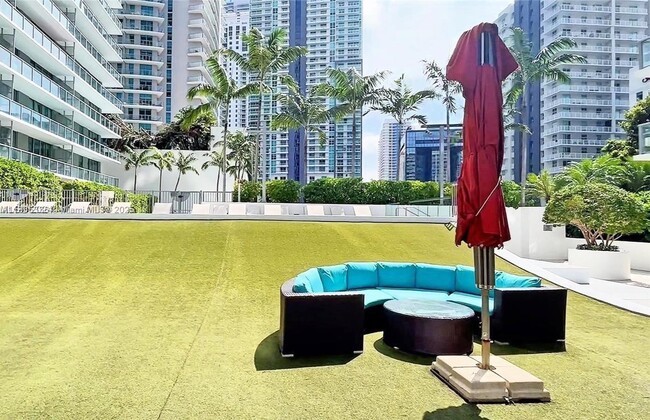 79 SW 12th St, Unit 2302-S in Miami, FL - Building Photo - Building Photo