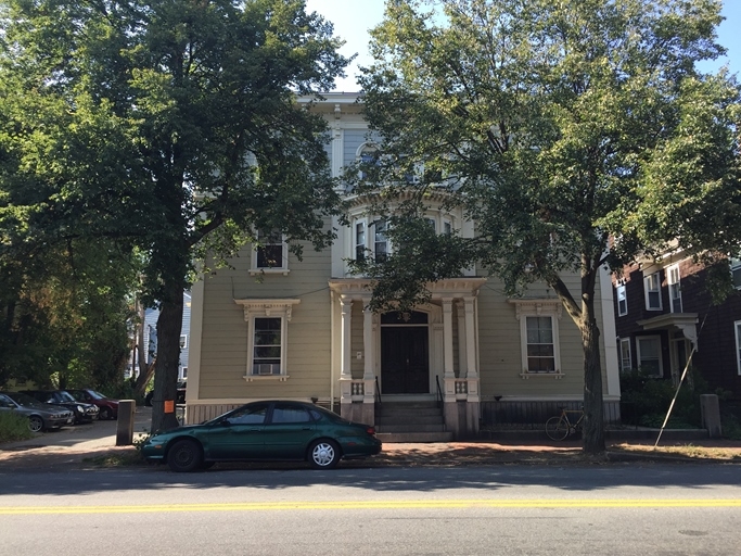 392 Essex St in Salem, MA - Foto de edificio