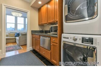 214 Beacon St, Unit 3 in Boston, MA - Building Photo - Building Photo