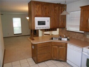 304 Pine Cove Ct in Norman, OK - Building Photo - Building Photo