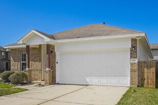 135 Pequin Rd in Crosby, TX - Building Photo