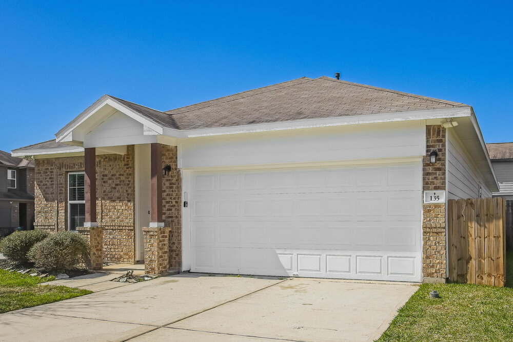 135 Pequin Rd in Crosby, TX - Building Photo