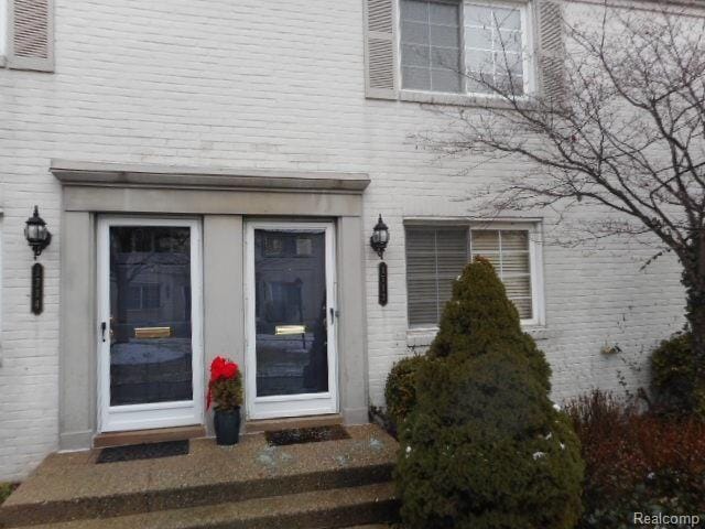 property at 1712 Graefield Rd