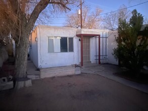 310 Harvard Dr SE in Albuquerque, NM - Building Photo - Building Photo