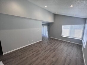 24710 Sand Wedge Ln in Santa Clarita, CA - Building Photo - Building Photo