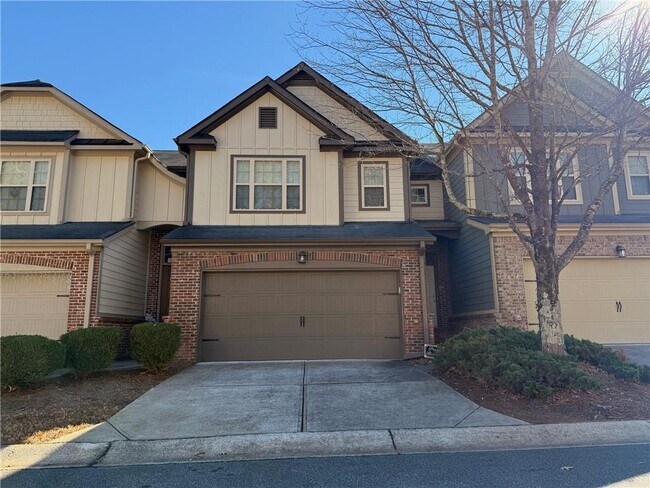 property at 1277 Houndslake Dr