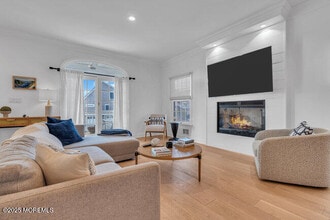 2 Captains Ct in Manasquan, NJ - Foto de edificio - Building Photo