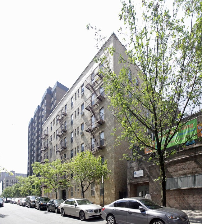 210 W 147th St in New York, NY - Foto de edificio - Building Photo