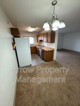 201 E Arbor Ave in Bismarck, ND - Foto de edificio - Building Photo