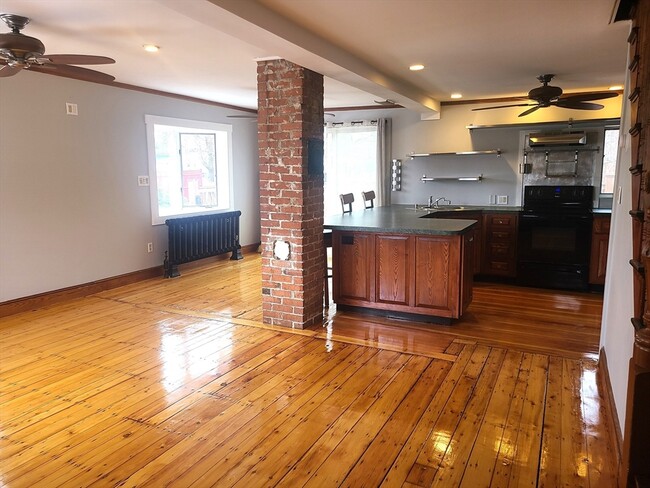 30 South St in Holbrook, MA - Building Photo - Building Photo