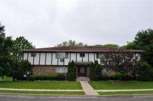 Woodlawn Apartments in West Bend, WI - Building Photo - Building Photo