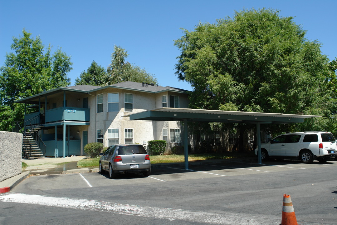 Oak Meadow Apartments in Chico, CA - Building Photo