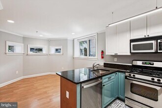 1740 18th St NW in Washington, DC - Building Photo - Building Photo