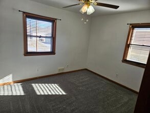 705 N Highland Ave in Sioux Falls, SD - Building Photo - Building Photo