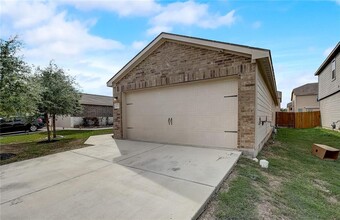 1672 Amy Dr in Kyle, TX - Building Photo - Building Photo