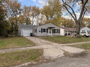 3747 Barbarosa Dr in Dayton, OH - Building Photo - Building Photo