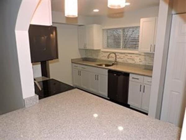 12 Katahdin Dr in Lexington, MA - Building Photo - Building Photo