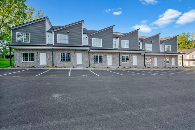 property at 860 Needmore Rd
