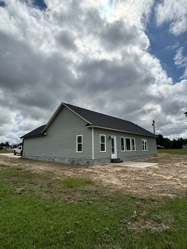 25 Budd Godwin Ln in Dunn, NC - Building Photo - Building Photo