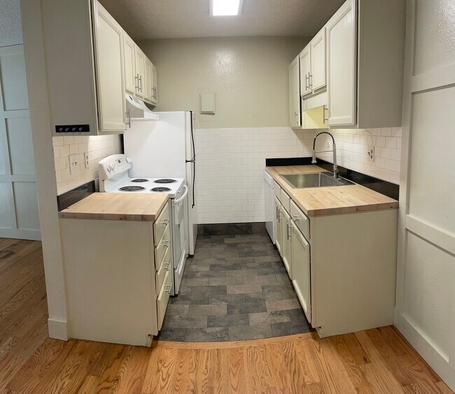 property at 3250 O'Neal Cir