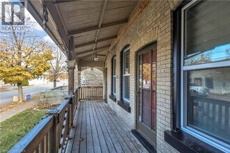 95 Queen St in Brantford, ON - Building Photo - Building Photo