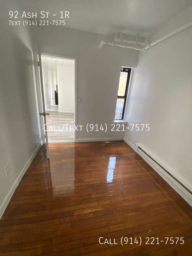 92 Ash St in Yonkers, NY - Foto de edificio - Building Photo