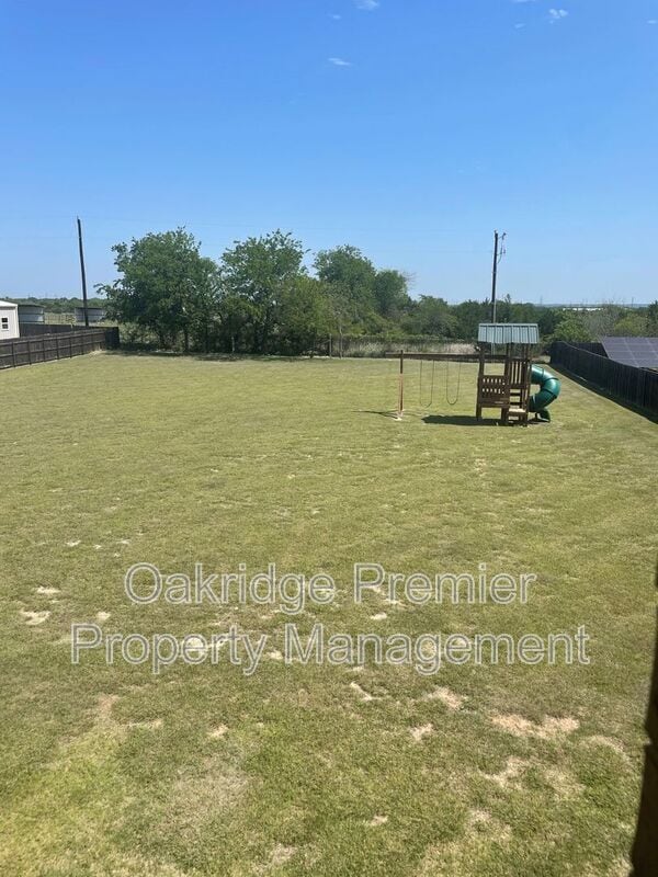 811 Blue Quail Dr in Hudson Oaks, TX - Building Photo - Building Photo