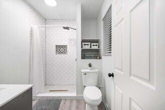 2119 Linden Creek Ln in Houston, TX - Foto de edificio - Building Photo