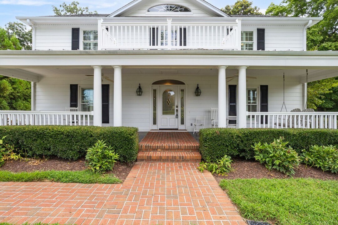 4205 Belvoir Dr in Greensboro, NC - Building Photo