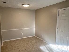 230 N Crow Rd in Pensacola, FL - Building Photo - Building Photo
