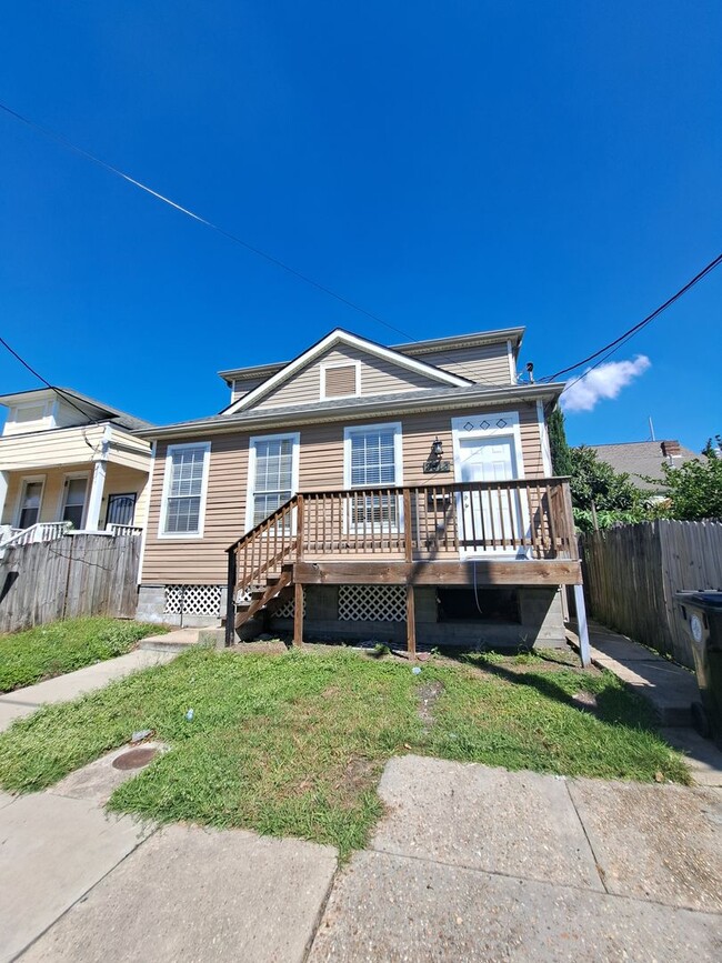 property at 2813 Palmyra St