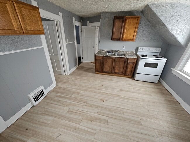 3133 N 42nd St in Milwaukee, WI - Building Photo - Building Photo