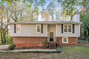 2298 Chestnut Log Loop in Lithia Springs, GA - Building Photo