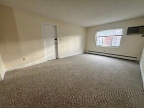 339 Massachusetts Ave, Unit 10 in Arlington, MA - Building Photo - Building Photo