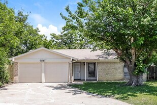 7517 Marlinda Cir, Unit 12 in Fort Worth, TX - Building Photo