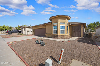 11106 Whitehall Dr in El Paso, TX - Building Photo - Building Photo