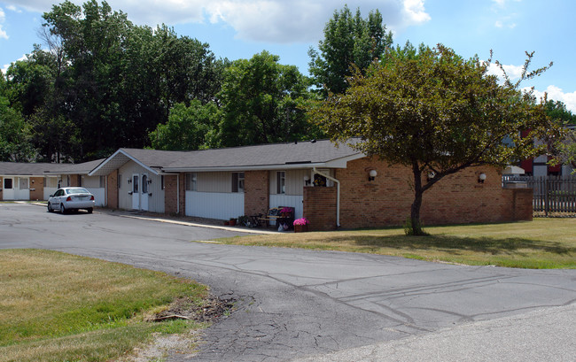 Georgetown Apartments in Fort Wayne, IN - Building Photo - Building Photo