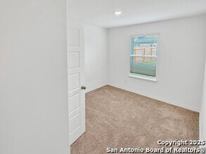 863 Bluegrass Pt in New Braunfels, TX - Building Photo - Building Photo