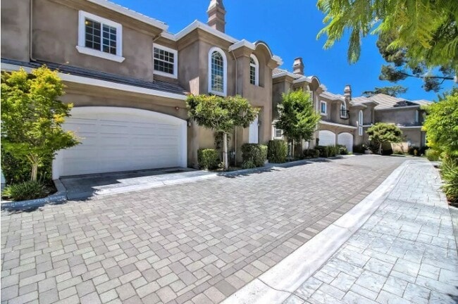 property at 2731 Montavo Pl