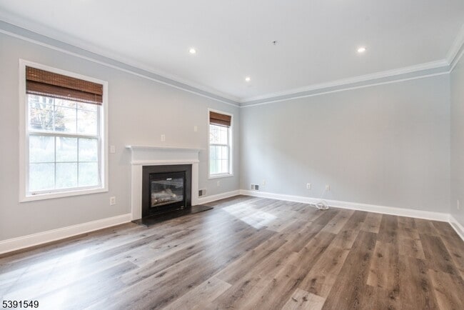 170 Winchester Ct in Clifton, NJ - Building Photo - Building Photo