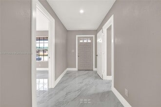 951 W 30th St in Hialeah, FL - Building Photo - Building Photo