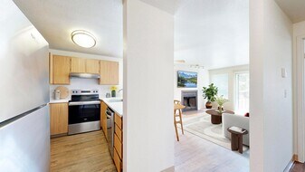 Hilltop in the Highlands in Renton, WA - Building Photo