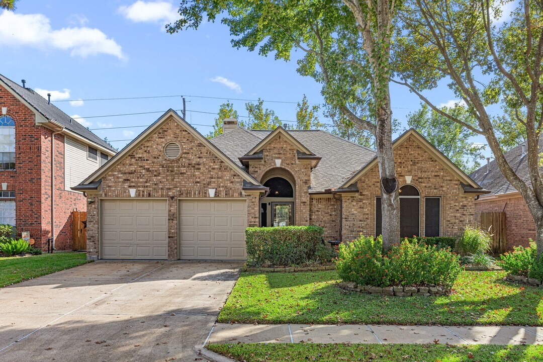17219 Crown Meadow Ct in Houston, TX - Foto de edificio