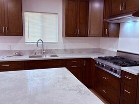 1610 W Cameron St in Long Beach, CA - Building Photo