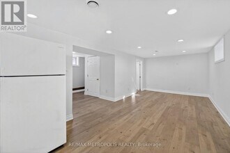 266 Napier St in Barrie, ON - Building Photo - Building Photo