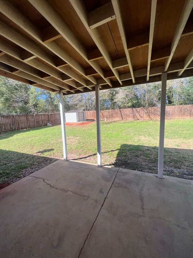 494 Co Rd 737 in Enterprise, AL - Foto de edificio - Building Photo